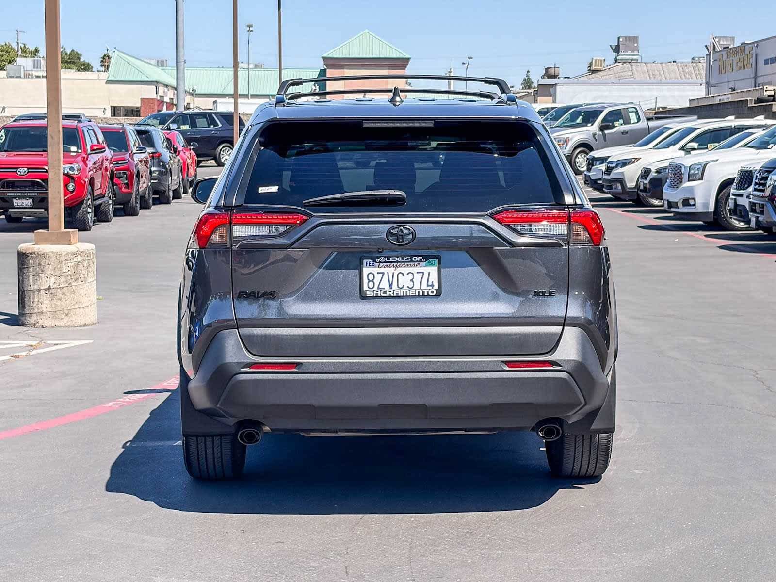 Used 2022 Toyota RAV4 XLE Premium w/ Carpet Mat Package (TMS) FWD image 3