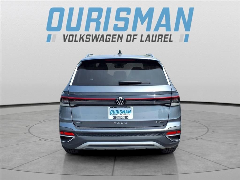 New 2025 Volkswagen Taos SEL image 4