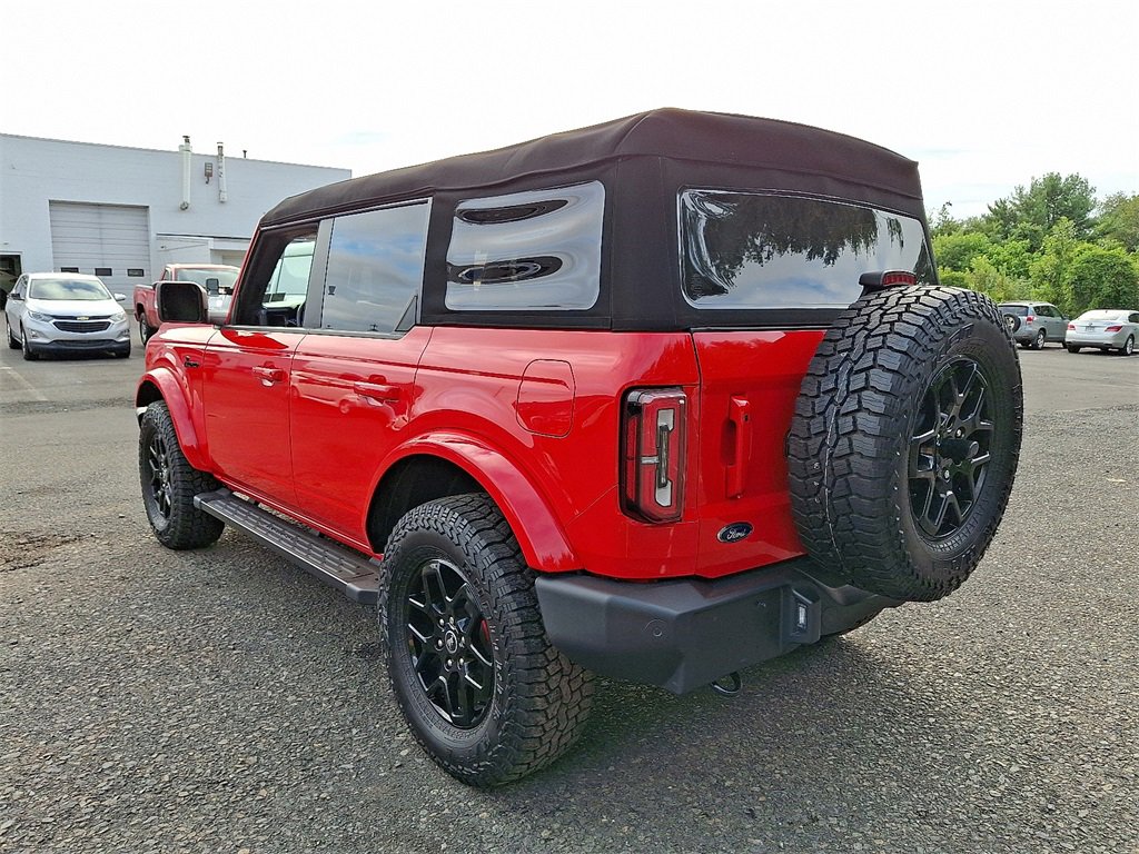 Used 2023 Ford Bronco Outer Banks image 4