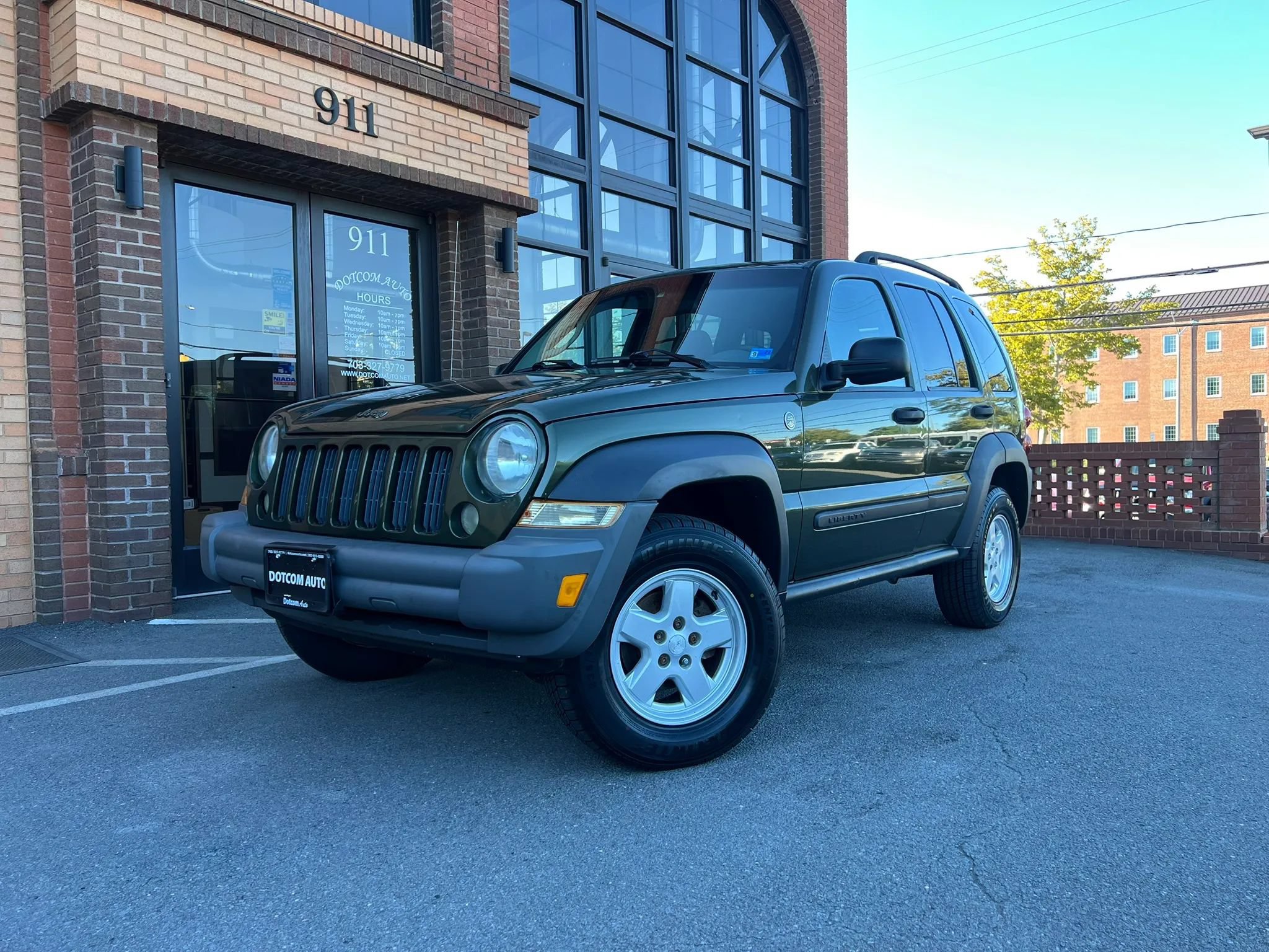 Used 2007 Jeep Liberty Sport AWD/4WD image 2