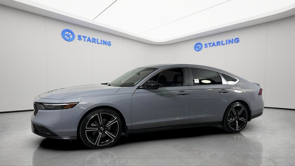 Used 2023 Honda Accord Sport image 2