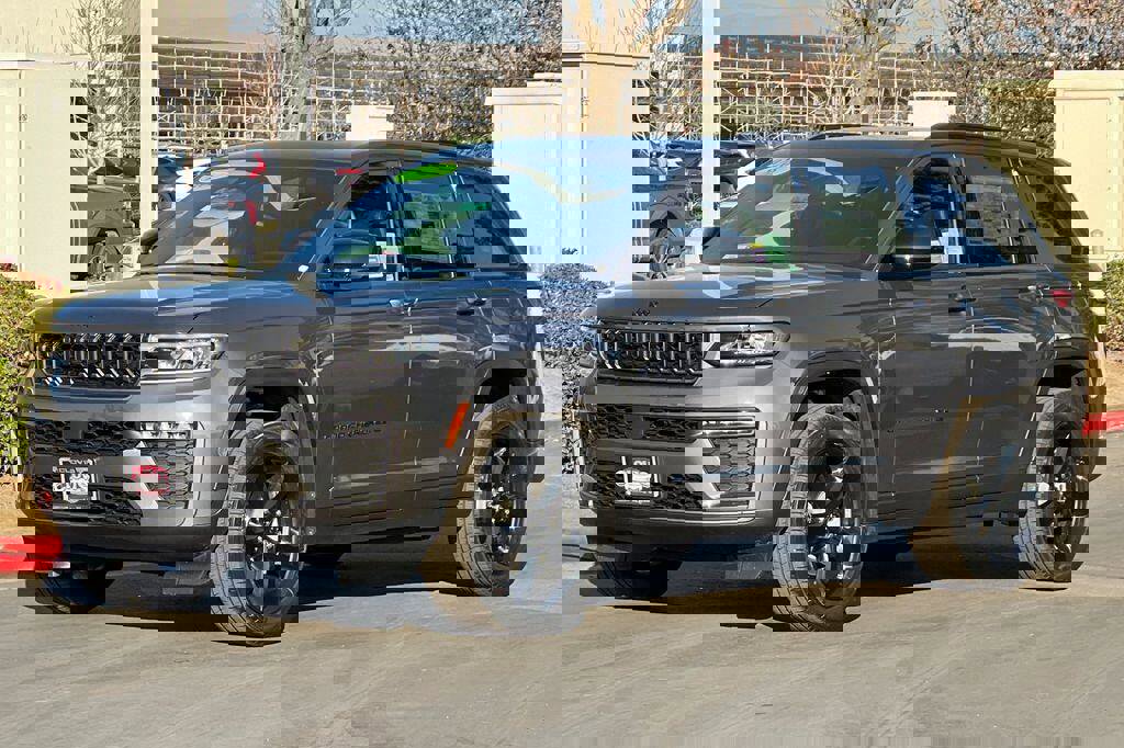 New 2026 Jeep Grand Cherokee Limited image 8