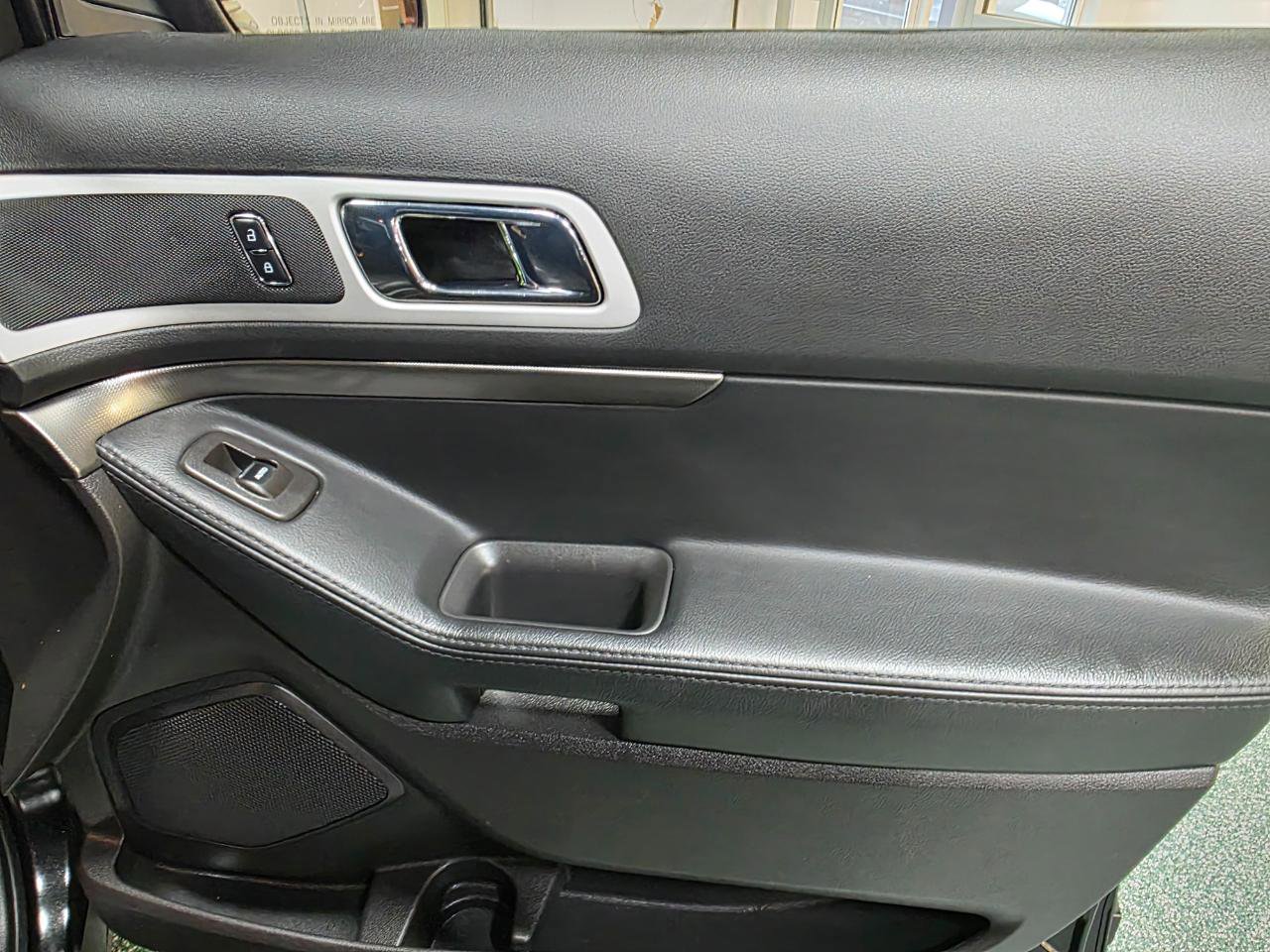 Used 2015 Ford Explorer Sport w/ Equipment Group 401A AWD/4WD image 30