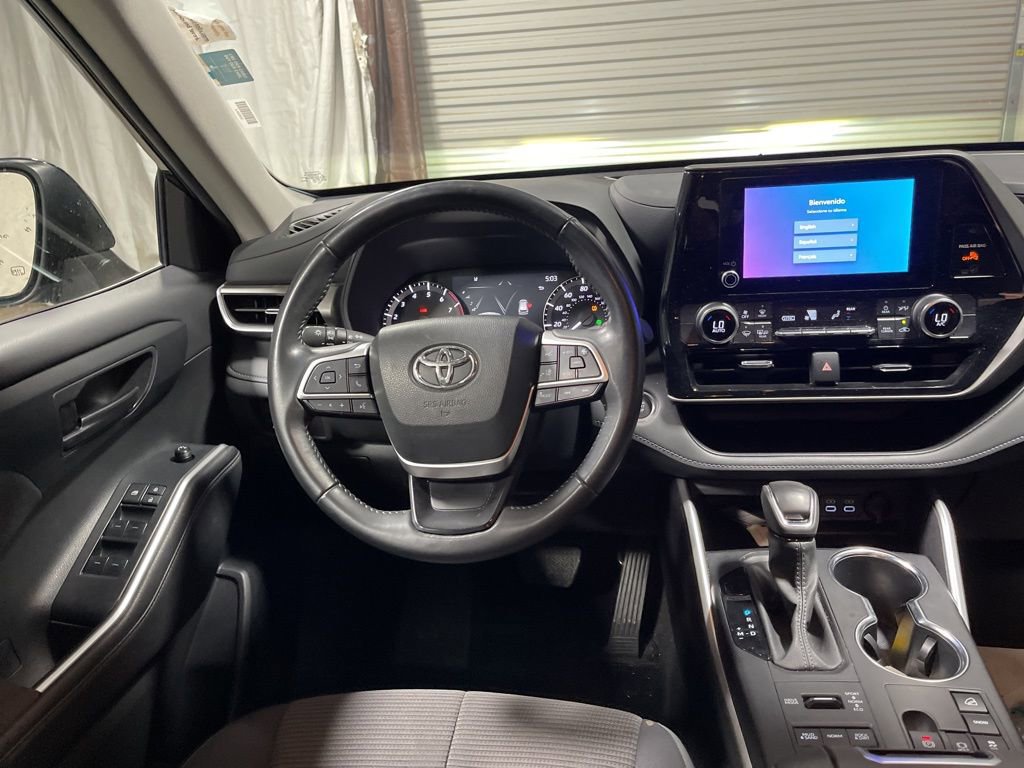 Used 2024 Toyota Highlander XLE image 15
