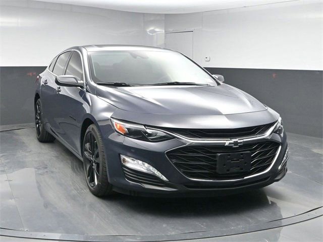 New 2025 Chevrolet Malibu LT w/ Sport Edition image 2