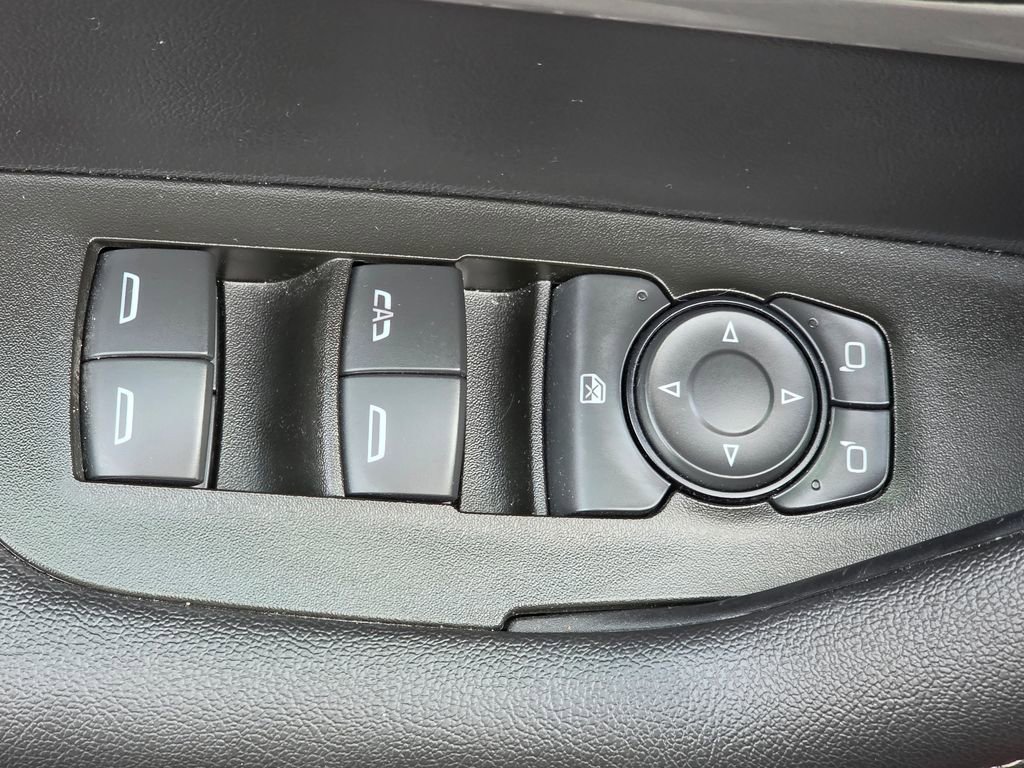 Used 2025 Chevrolet Blazer LT image 13