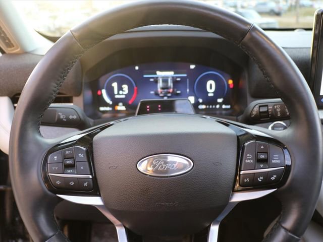 Used 2025 Ford Explorer Platinum w/ LUX Leather Package image 24
