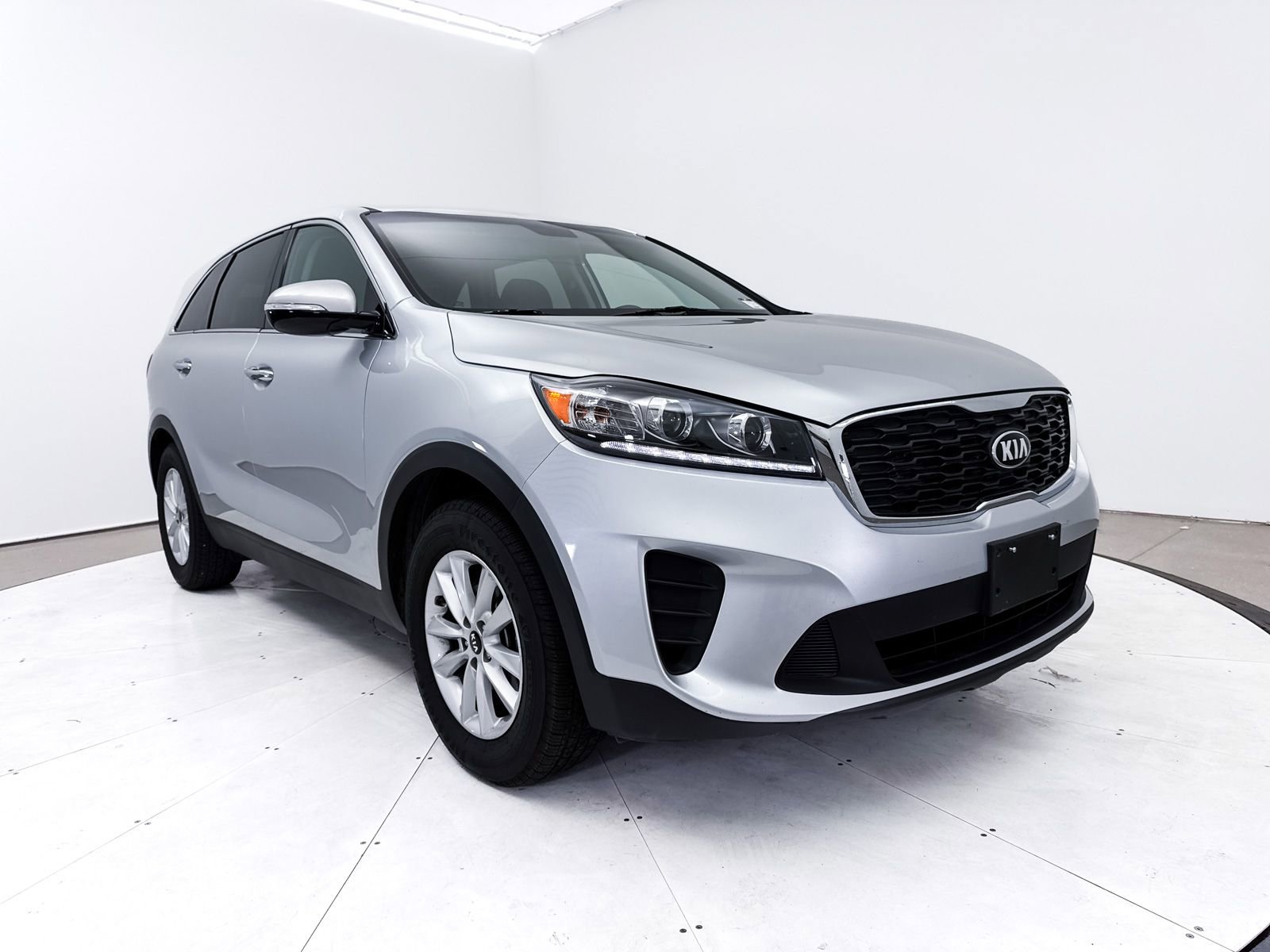 Used 2019 Kia Sorento LX image 12