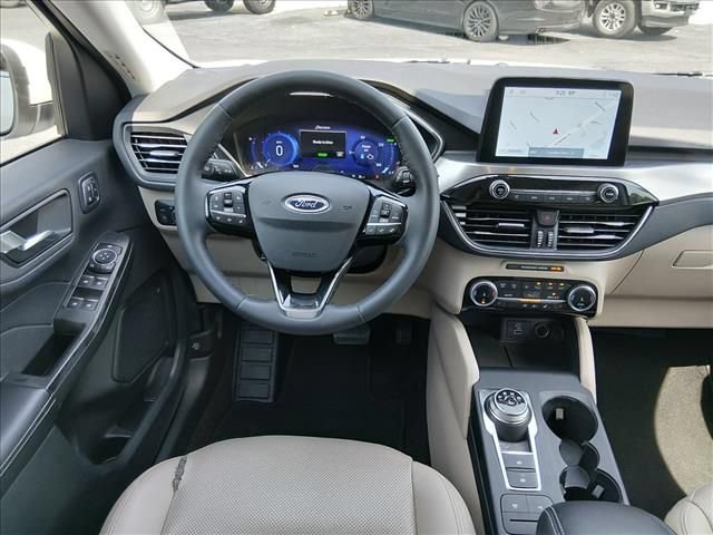 Used 2022 Ford Escape Titanium FWD image 11
