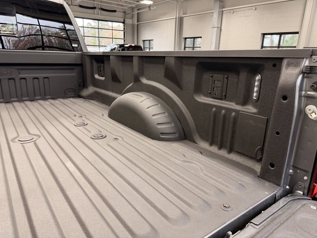 Used 2025 Ford F450 Platinum w/ FX4 Off-Road Package image 10