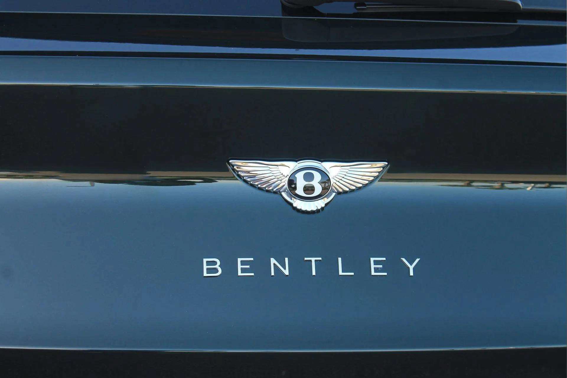 Certified 2024 Bentley Bentayga Extended Wheelbase AWD/4WD image 54