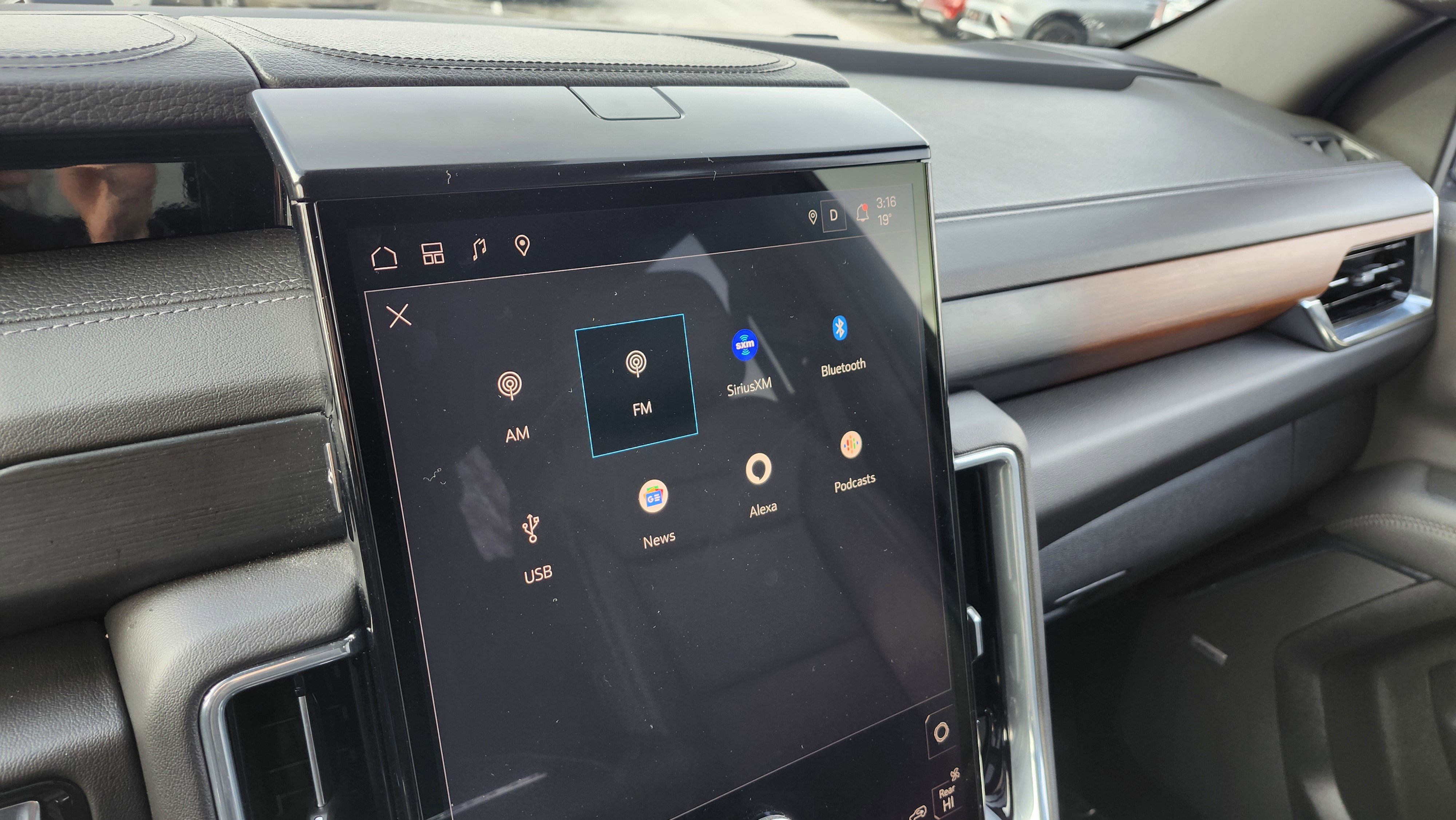 Used 2025 GMC Yukon Denali image 6