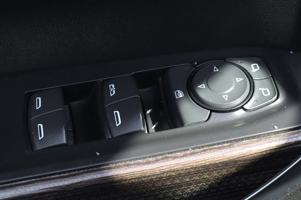 Used 2021 Chevrolet Silverado 1500 LT Trail Boss w/ Convenience Package II AWD/4WD image 19