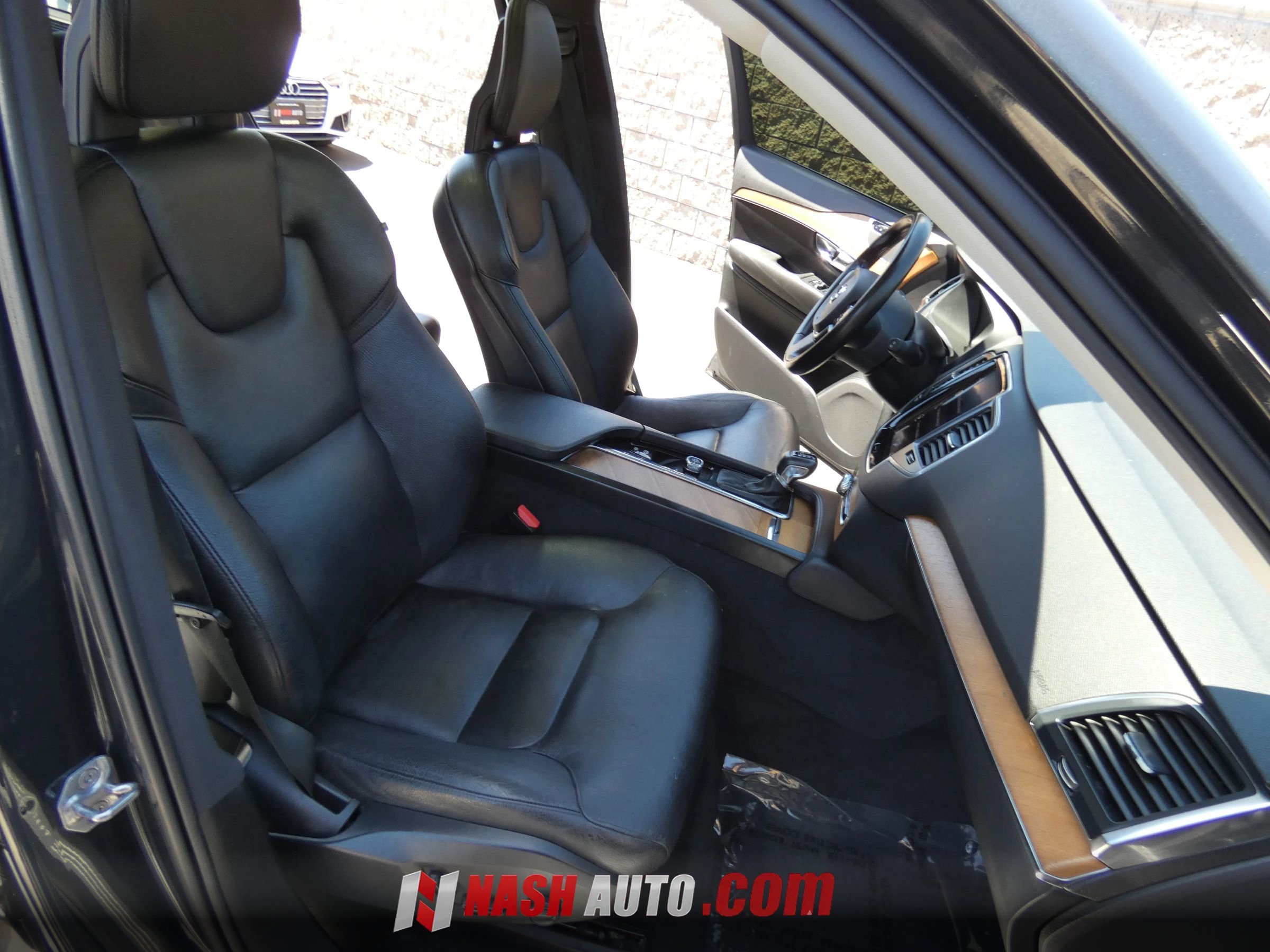 Used 2022 Volvo XC90 T5 Momentum w/ Climate Package AWD/4WD image 28