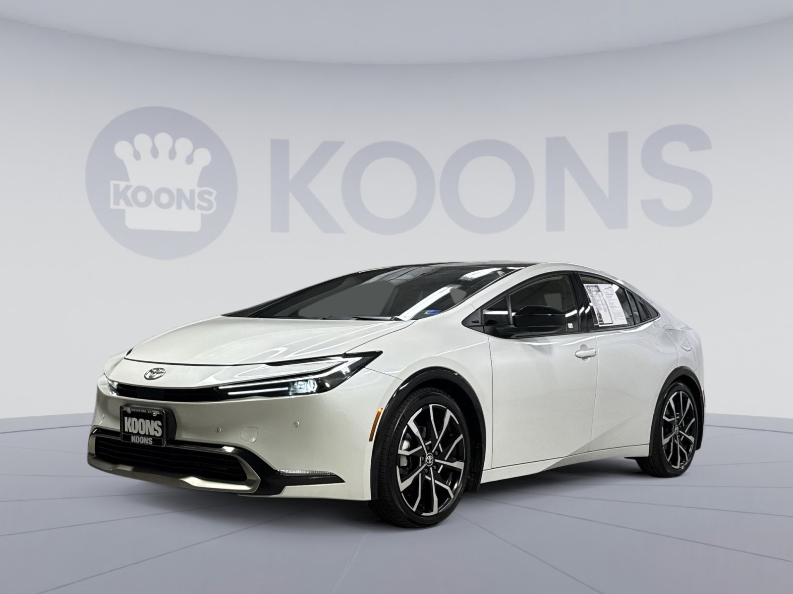 Used 2024 Toyota Prius Prime FWD image 1