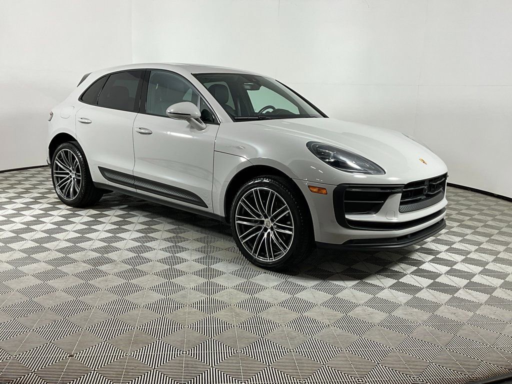 Used 2023 Porsche Macan Turbo image 6