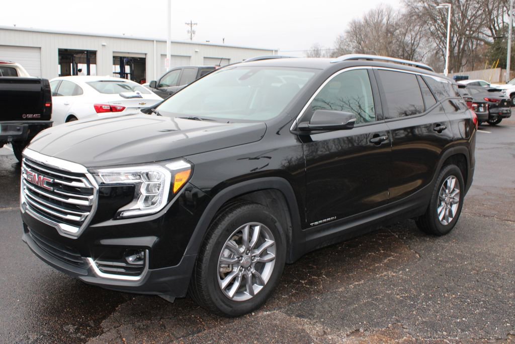 Used 2024 GMC Terrain SLT image 4