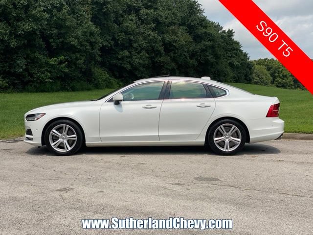 Used 2017 Volvo S90 T5 Momentum w/ Convenience Package FWD image 4
