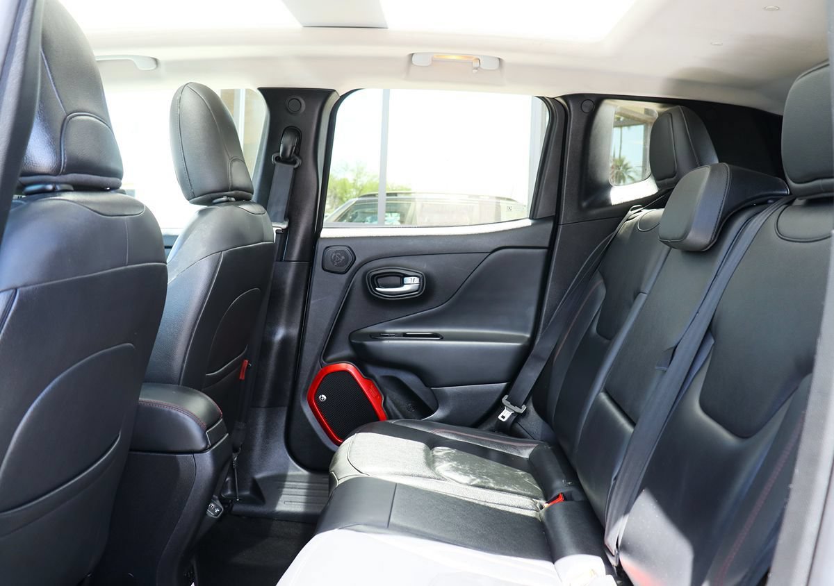 Used 2019 Jeep Renegade Trailhawk AWD/4WD image 30