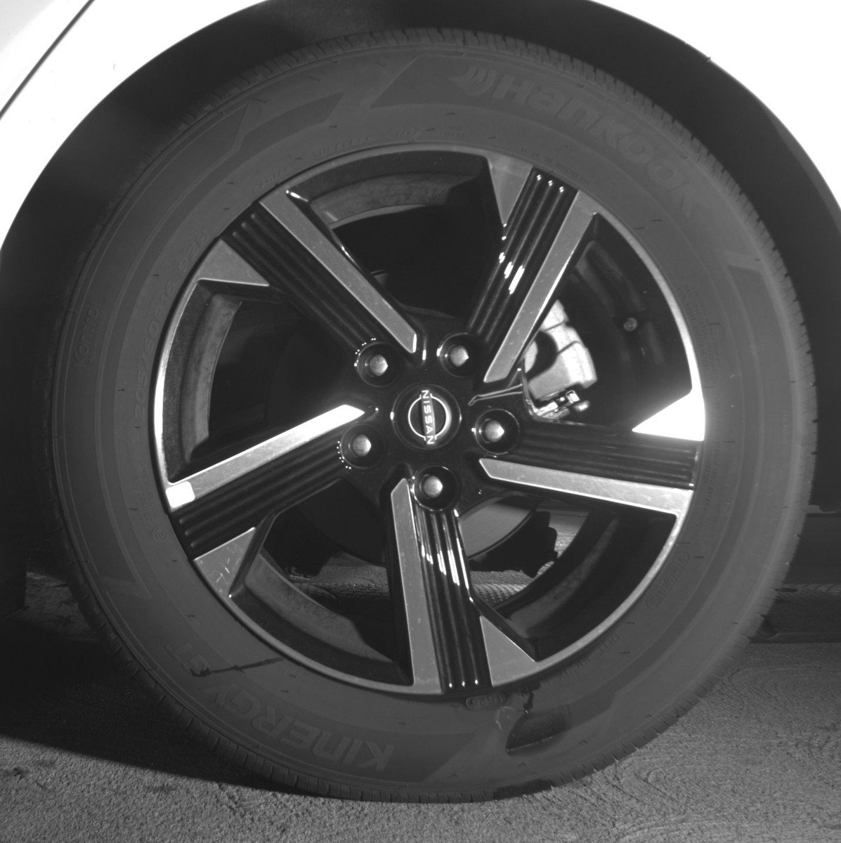 Used 2025 Nissan Sentra SV FWD image 14