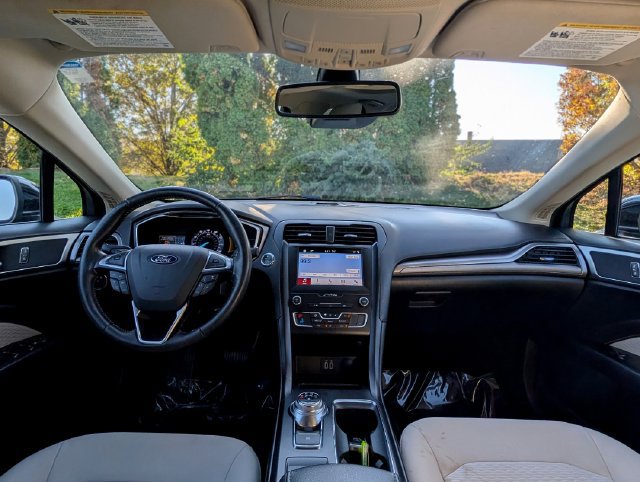 Used 2019 Ford Fusion SE w/ Equipment Group 151A FWD image 13