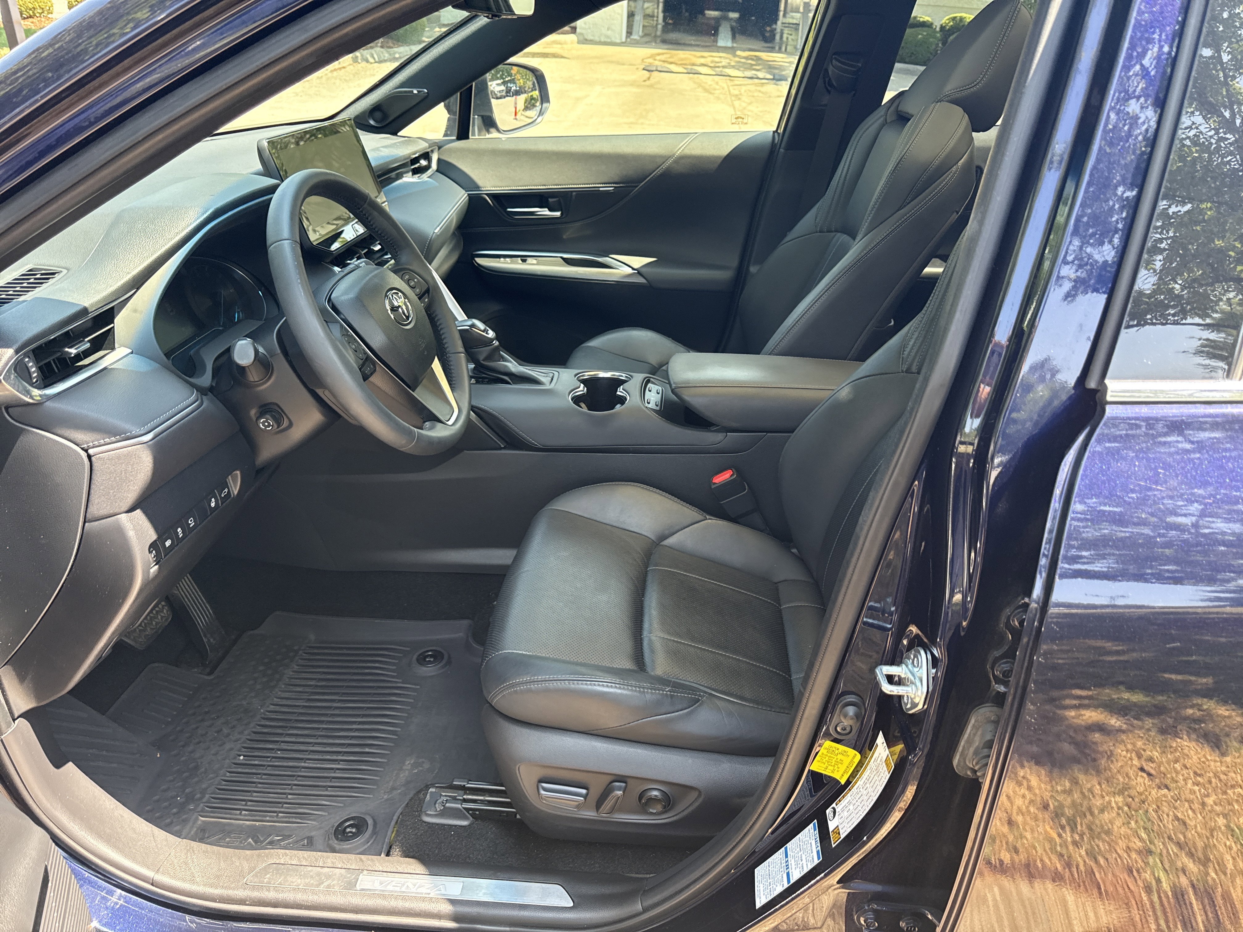 Used 2021 Toyota Venza Limited w/ Advanced Technology Package AWD/4WD image 16