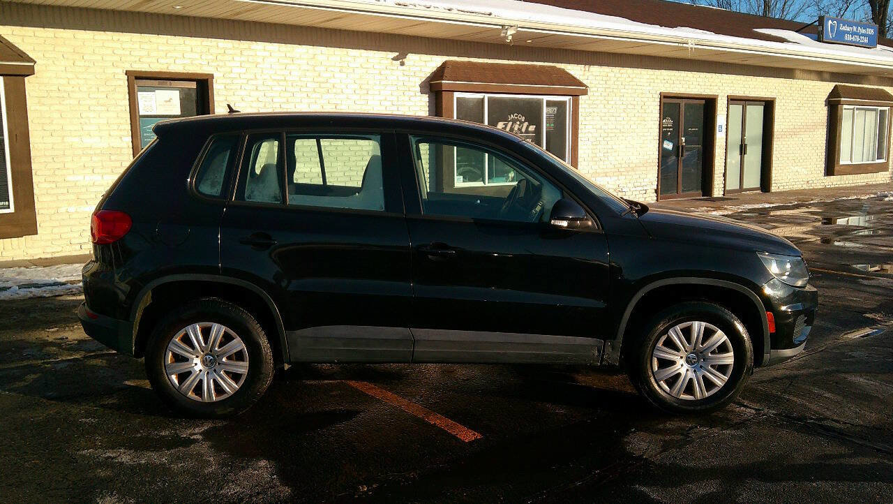 Used 2013 Volkswagen Tiguan S image 3