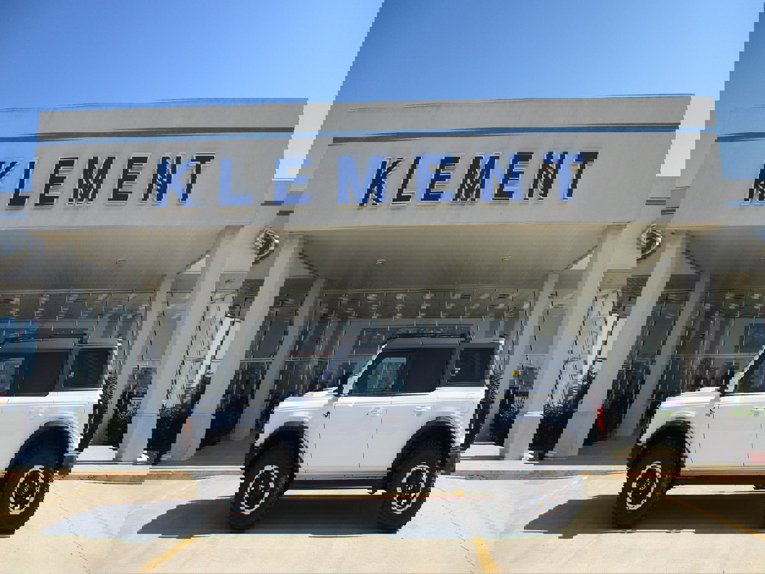 New 2024 Ford Bronco Outer Banks w/ Sasquatch Package image 1