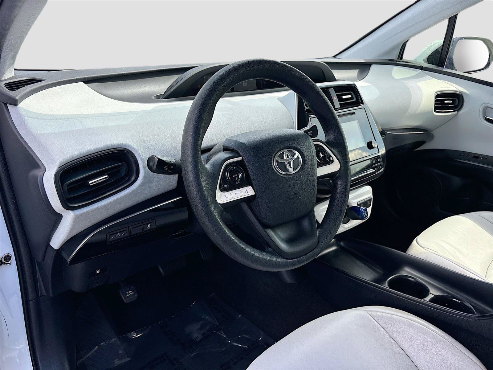 Used 2016 Toyota Prius Two FWD image 9