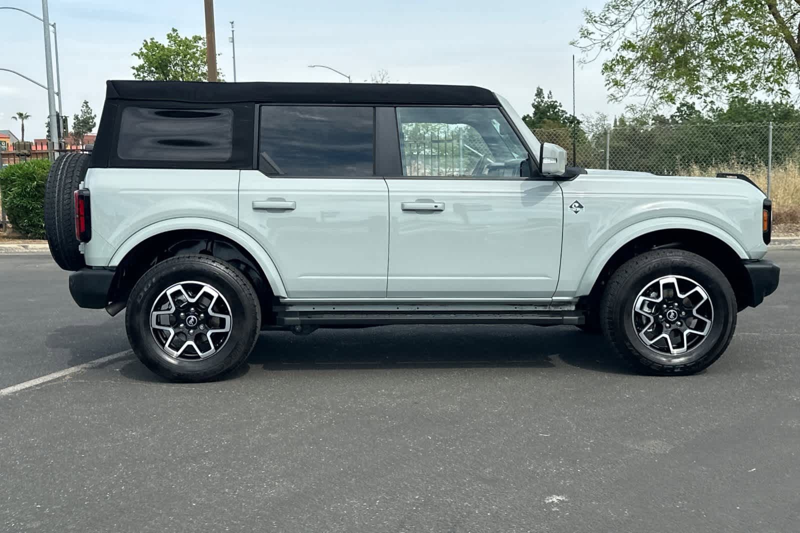 Certified 2023 Ford Bronco Outer Banks image 9