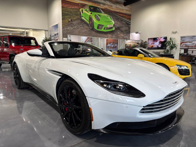 Used 2019 Aston Martin DB11 Volante image 20