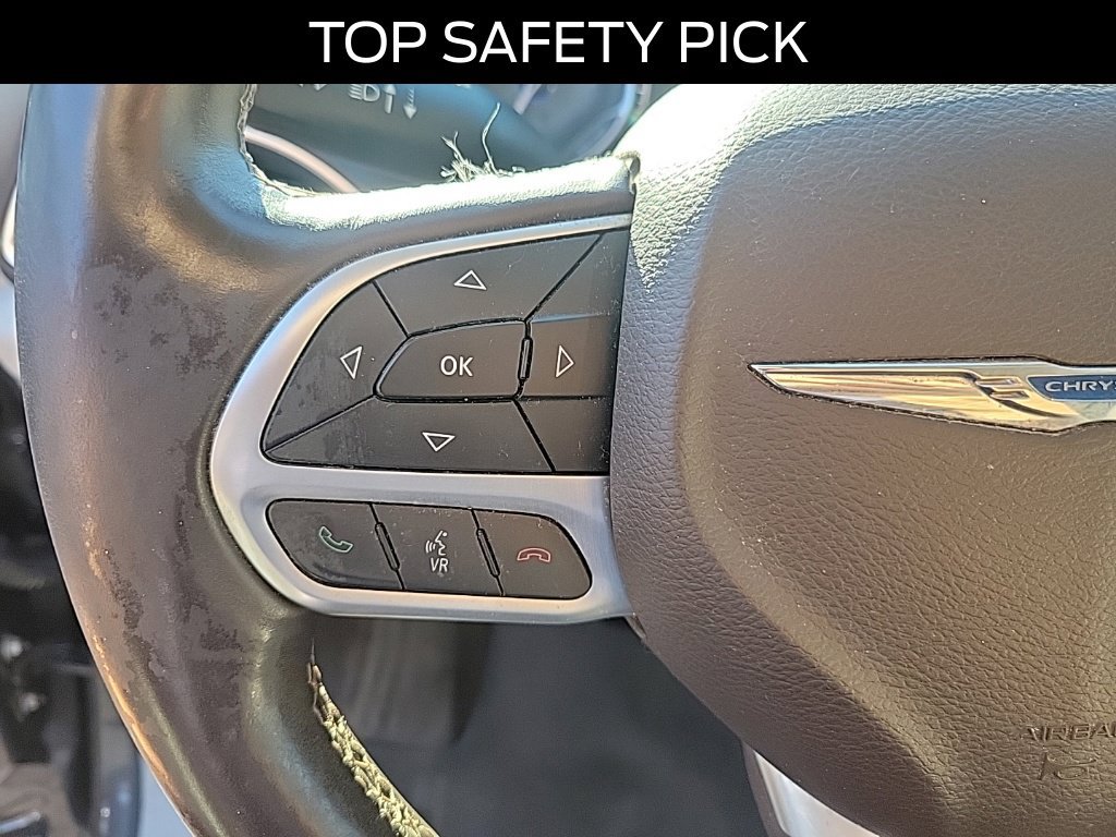 Used 2017 Chrysler Pacifica Touring-L Plus FWD image 24