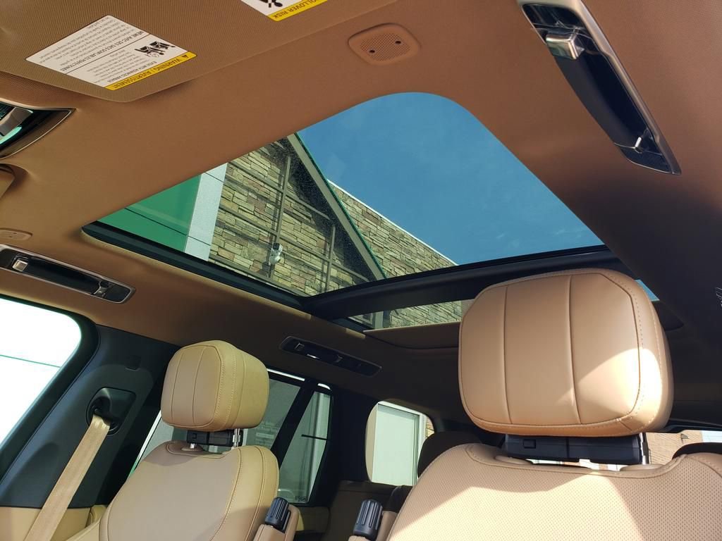 New 2026 Land Rover Range Rover SE image 21
