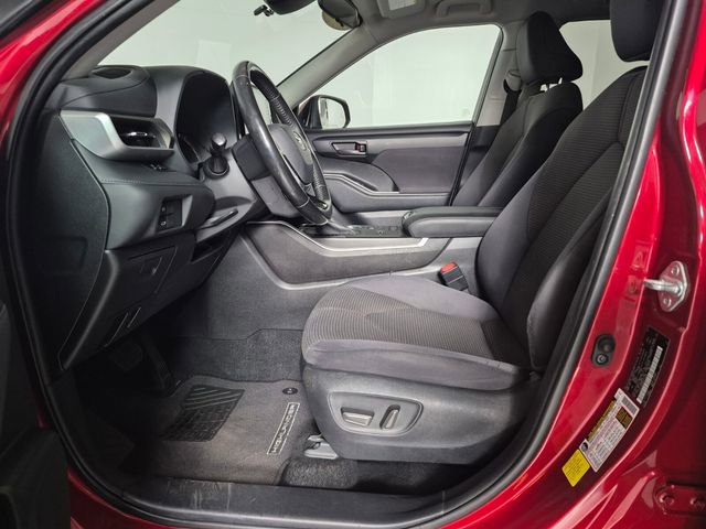 Certified 2021 Toyota Highlander LE FWD image 14