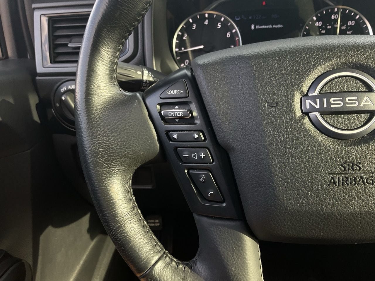 Used 2023 Nissan Titan SV w/ SV Convenience Package AWD/4WD image 28
