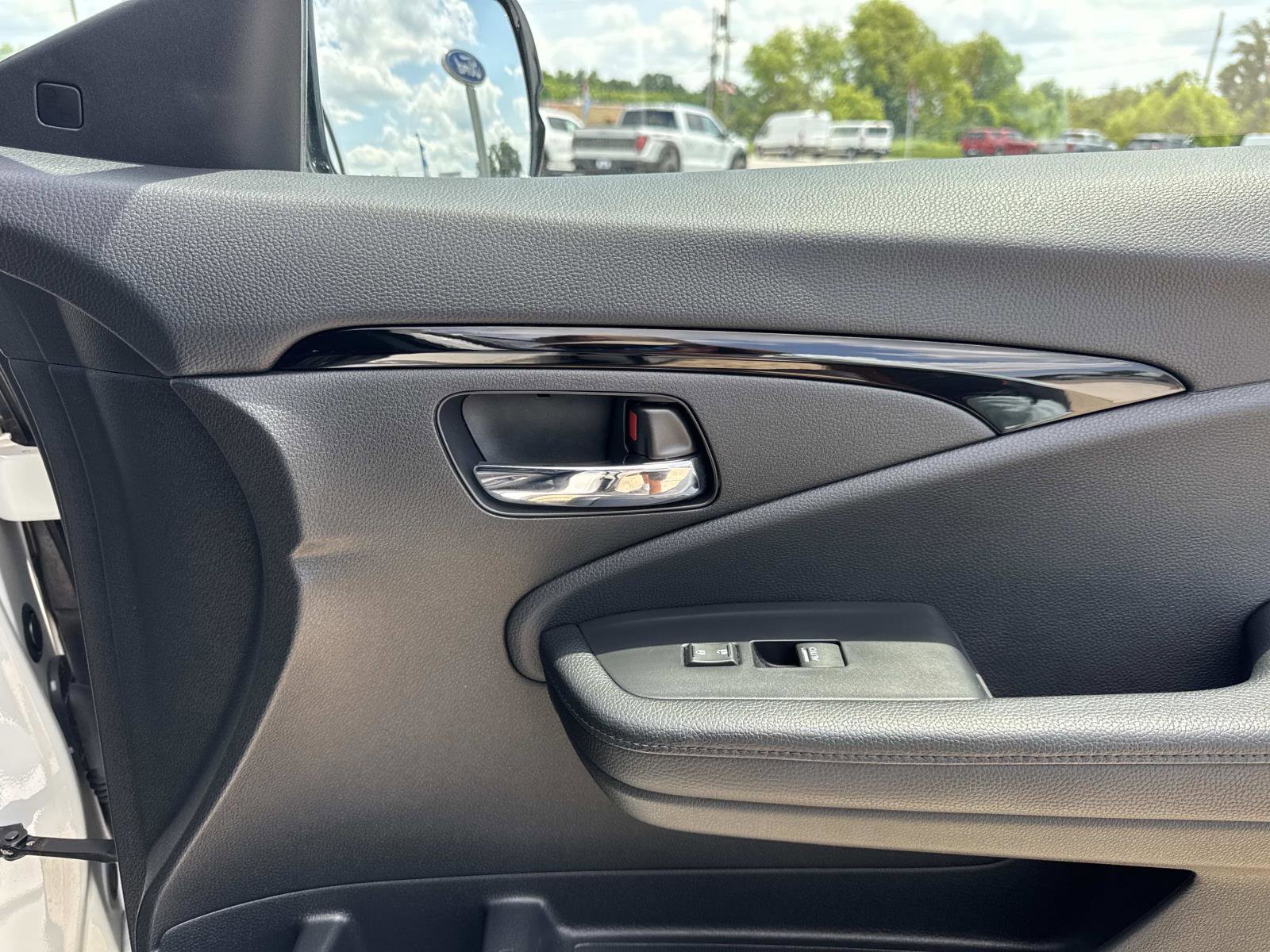 Used 2020 Honda Pilot Touring image 15