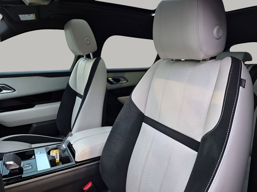 Used 2021 Land Rover Range Rover Velar R-Dynamic S image 31