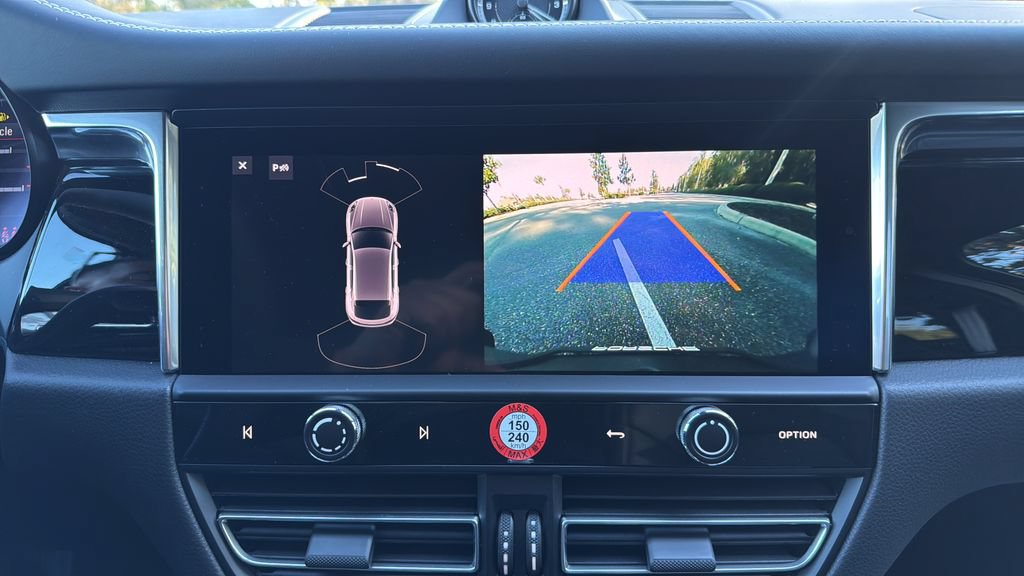 New 2026 Porsche Macan AWD/4WD image 11