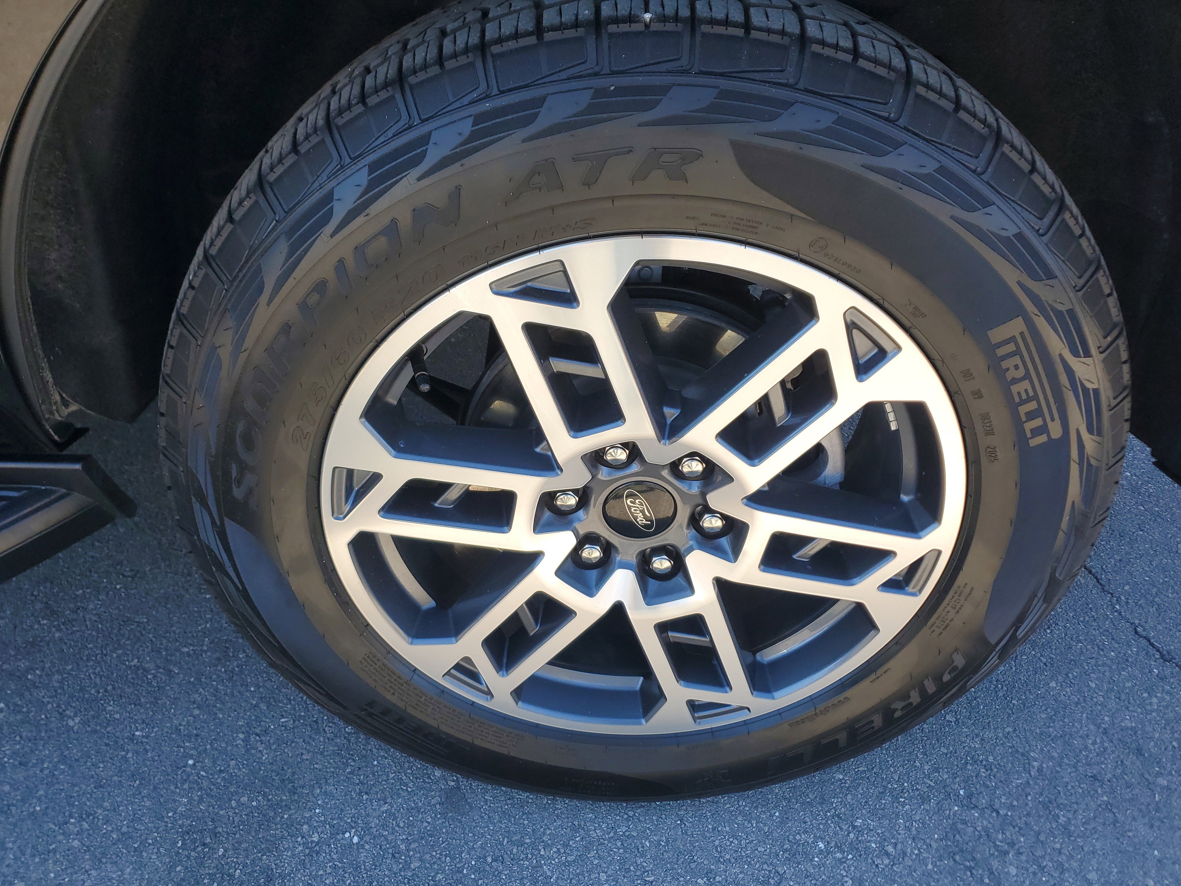 Used 2025 Ford Expedition Active image 31