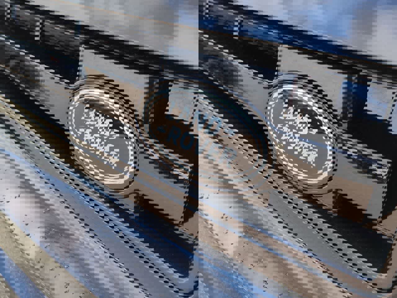 New 2026 Land Rover Defender 130 X-Dynamic SE image 11