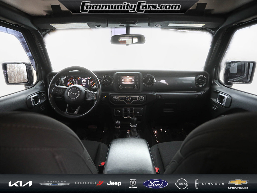 Used 2020 Jeep Gladiator Sport image 25