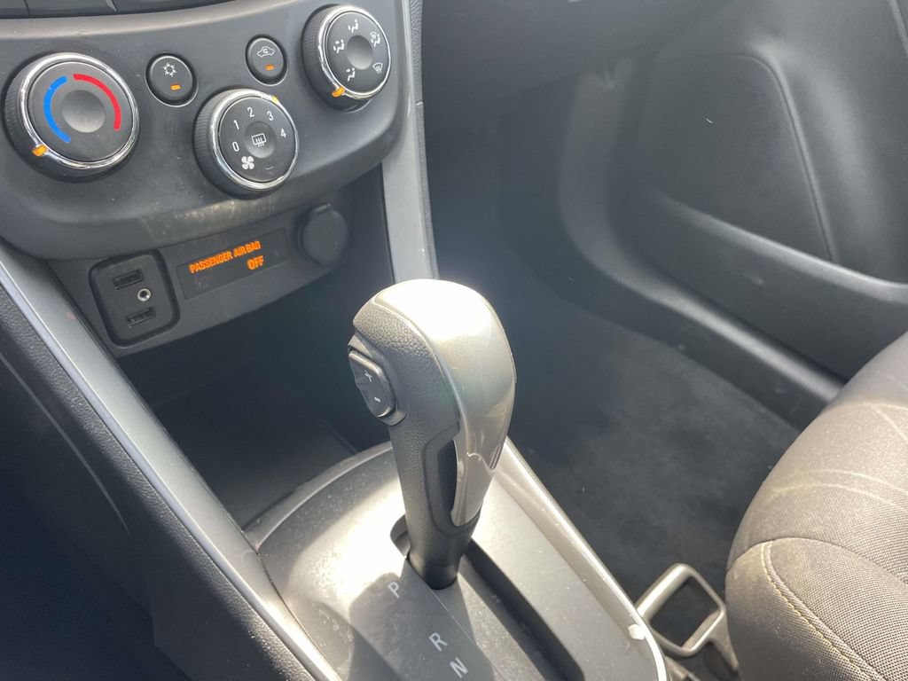 Used 2017 Chevrolet Trax LT FWD image 30
