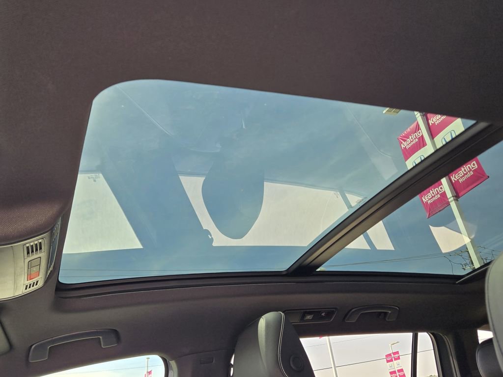 Used 2024 Volkswagen Tiguan SE R-Line image 15