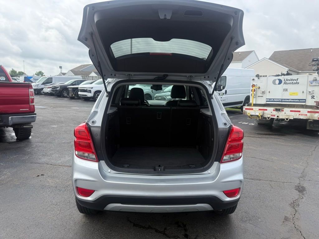 Used 2017 Chevrolet Trax LT w/ LT Convenience Package AWD/4WD image 38