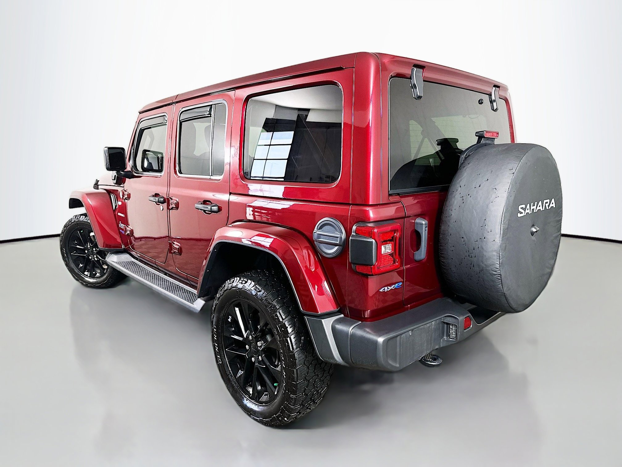 Used 2021 Jeep Wrangler Unlimited Sahara w/ Cold Weather Group image 5