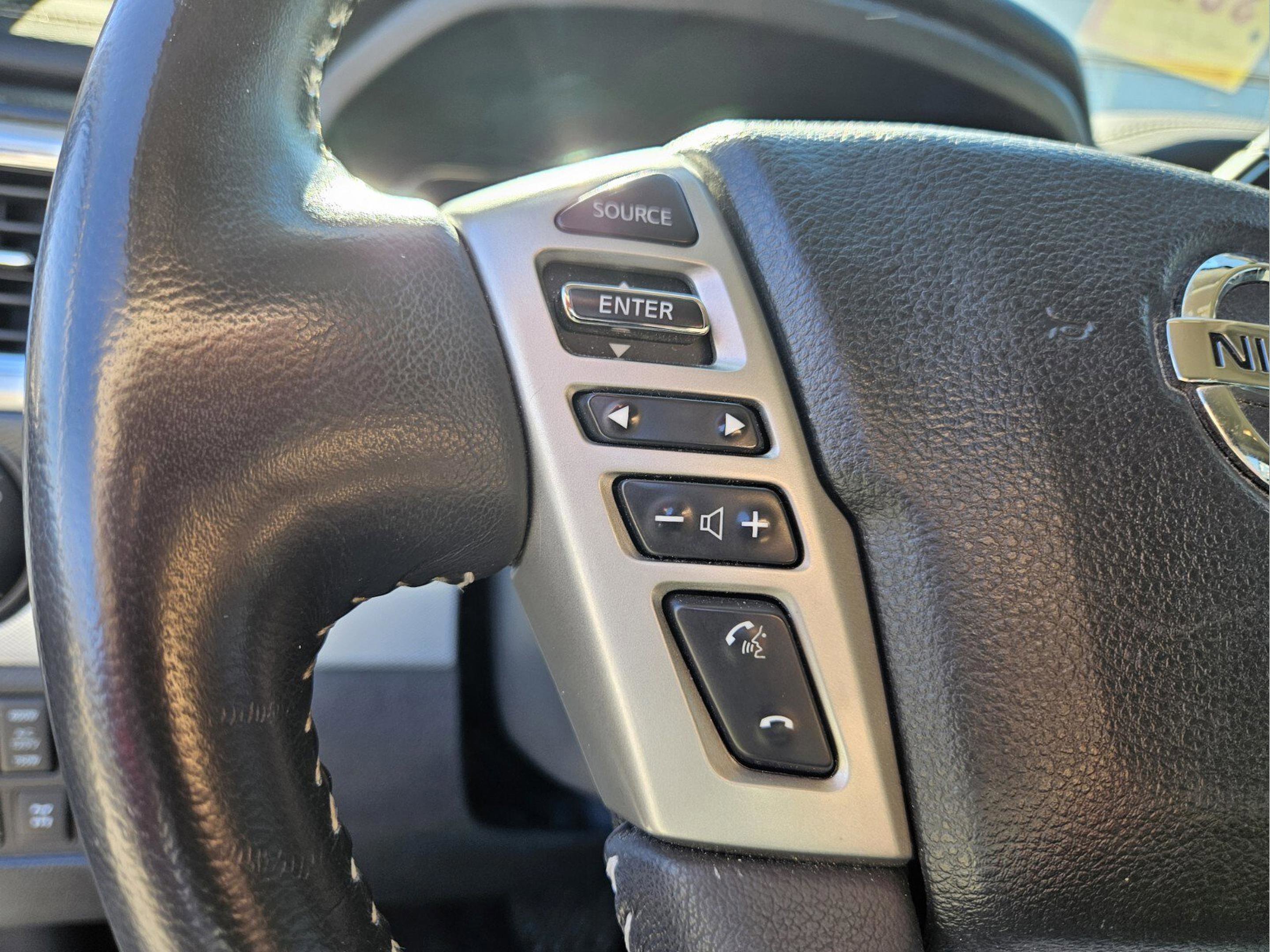 Used 2018 Nissan Titan PRO-4X image 23