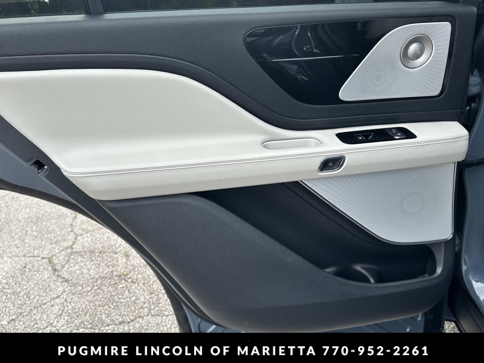 New 2026 Lincoln Aviator Reserve w/ Luxury Package RWD image 22