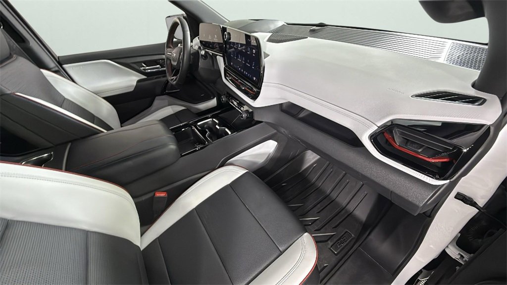 Used 2025 Chevrolet Silverado EV RST image 35