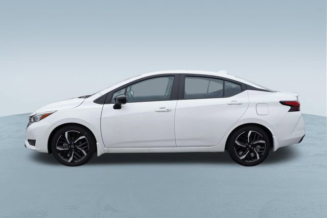 Used 2025 Nissan Versa SR w/ Trunk Package image 4