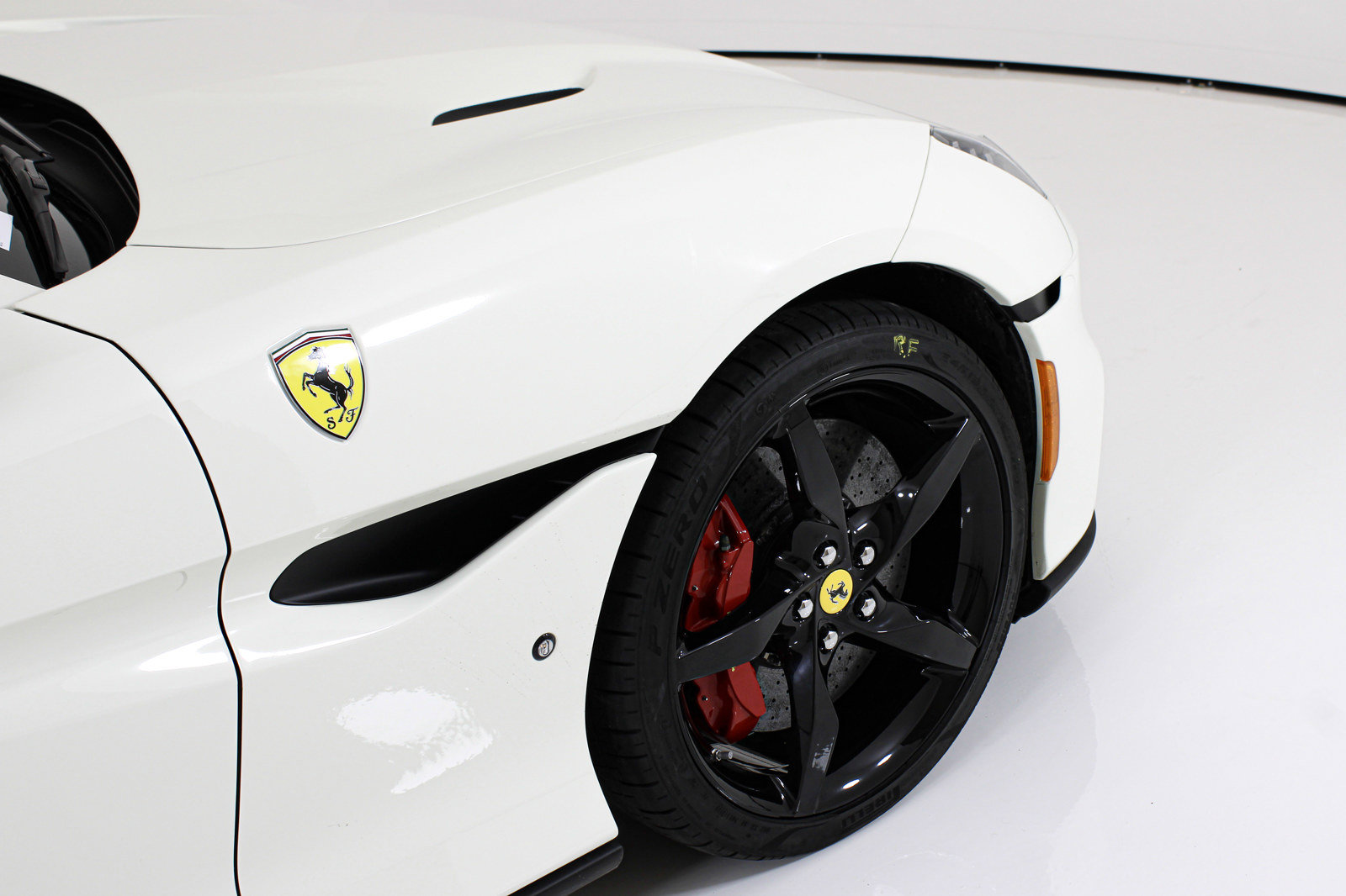 Used 2023 Ferrari Portofino M RWD image 12